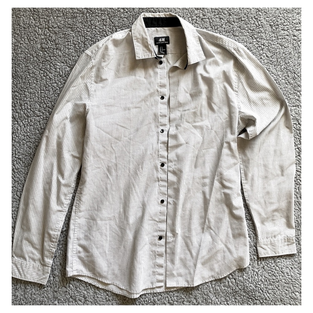 H&M Men’s Medium White w/Black Dotted Long Sleeve Button Down Dress Shirt.